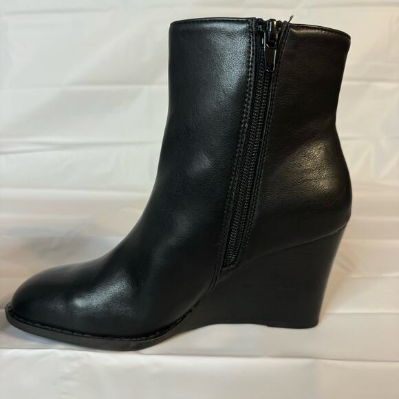 DV by Dolce Vita Women's Black Faux Leather Rupart Wedge Boot Side Zip Size 6 - Picture 3 of 7